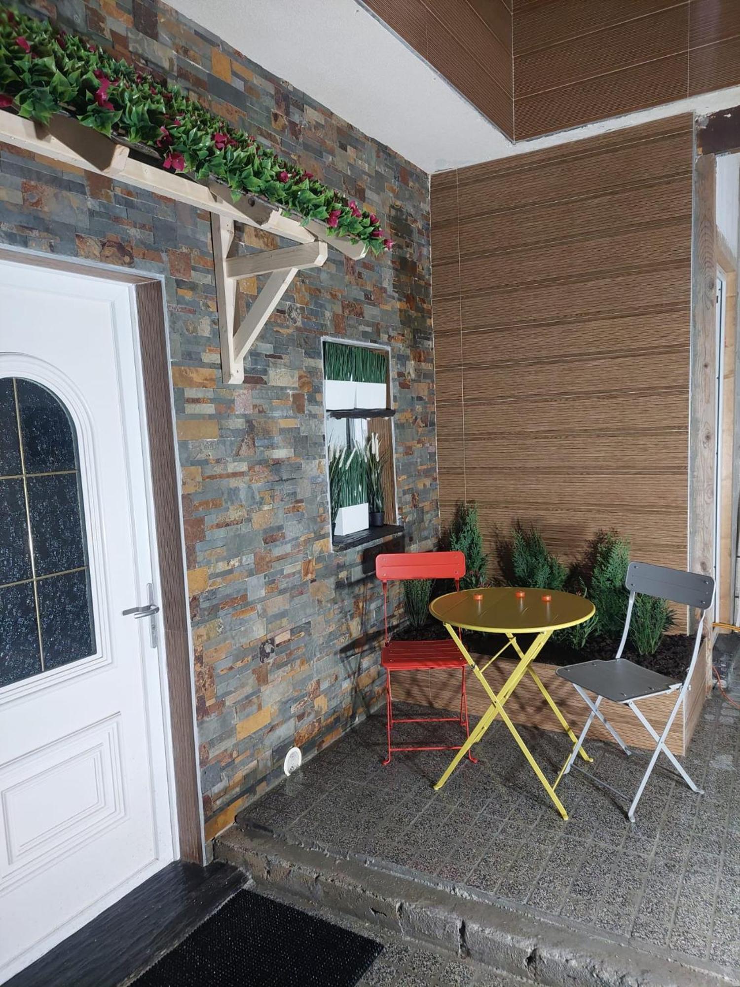 Paris-Julesverne-Bienvenue-Terrasse-Netflix Pantin Exterior foto